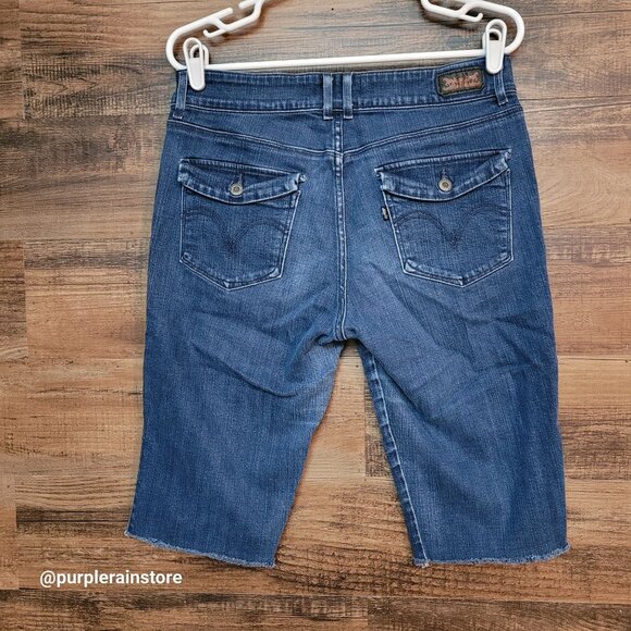 Levi's Skinny Bermuda Shorts Size 12 Mid Rise Cut Off Button Flap Stretch Denim - Picture 2 of 12